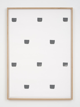 Niele Toroni, Empreintes de pinceau n°50 à intervales de 30 cm, 1997